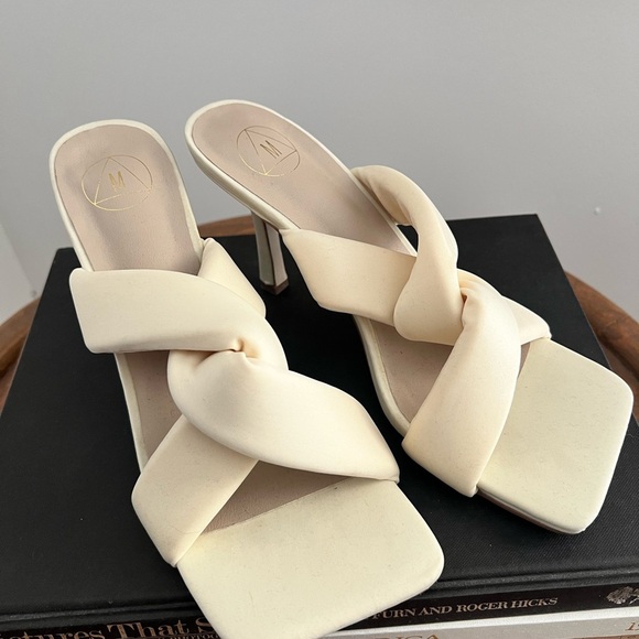 Misguided Slip On Cream Women's Heels - Picture 2 of 9
